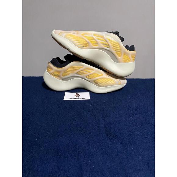 adidas gazelle silver green womens Yeezy 700 V3 Mono Safflower main image 0